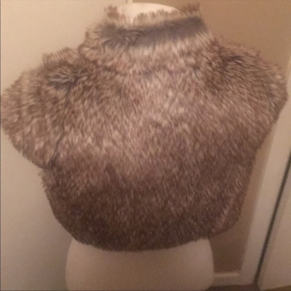Fur Shrug - Picture 2 of 2